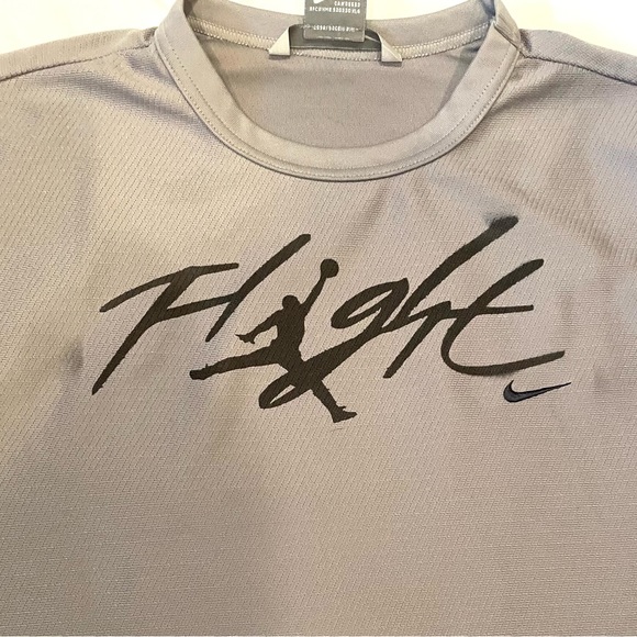 Soar in style! Our Flight Collection fuses athletic energy with high fashion. - Picture 2 of 3